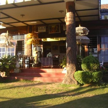Country Hotel Trawas Exterior foto