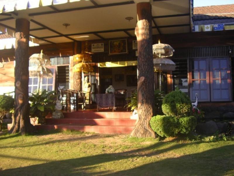 Country Hotel Trawas Exterior foto